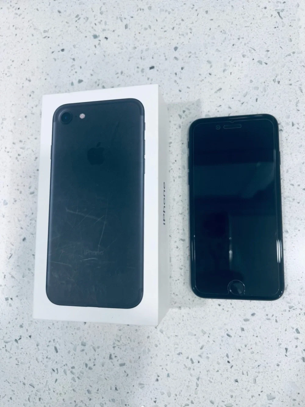APPLE iPHONE 7 UNLOCKED 128 GB PRE-OWNED